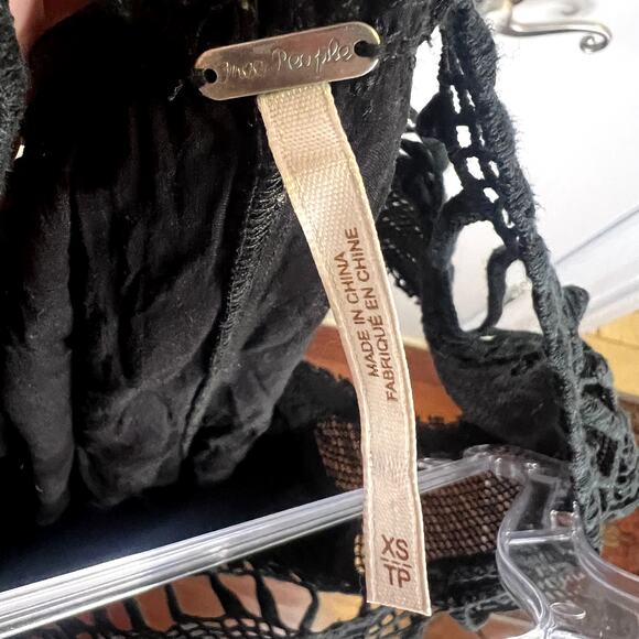 Free People black crochet trim sleeveless boho mini dress size XS rayon - Picture 6 of 7